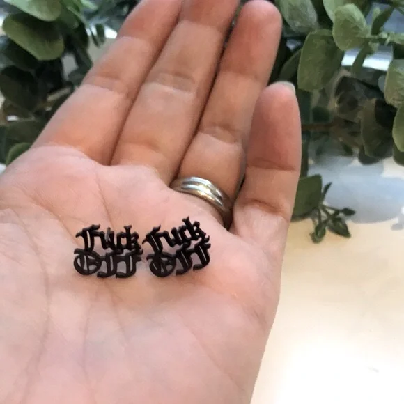 🎁4/$25 - F*CK OFF earrings in black - NEW 😆🤭🤫  STOCKING STUFFER - Picture 2 of 2